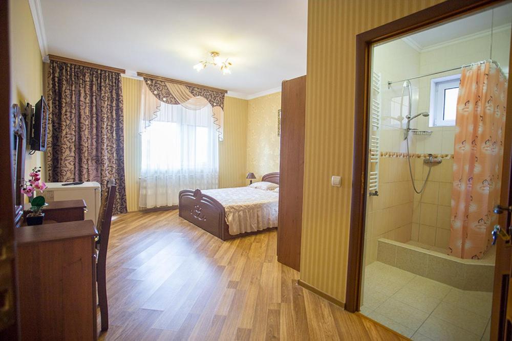Goldenluxe Hotel Berehove  Exterior photo