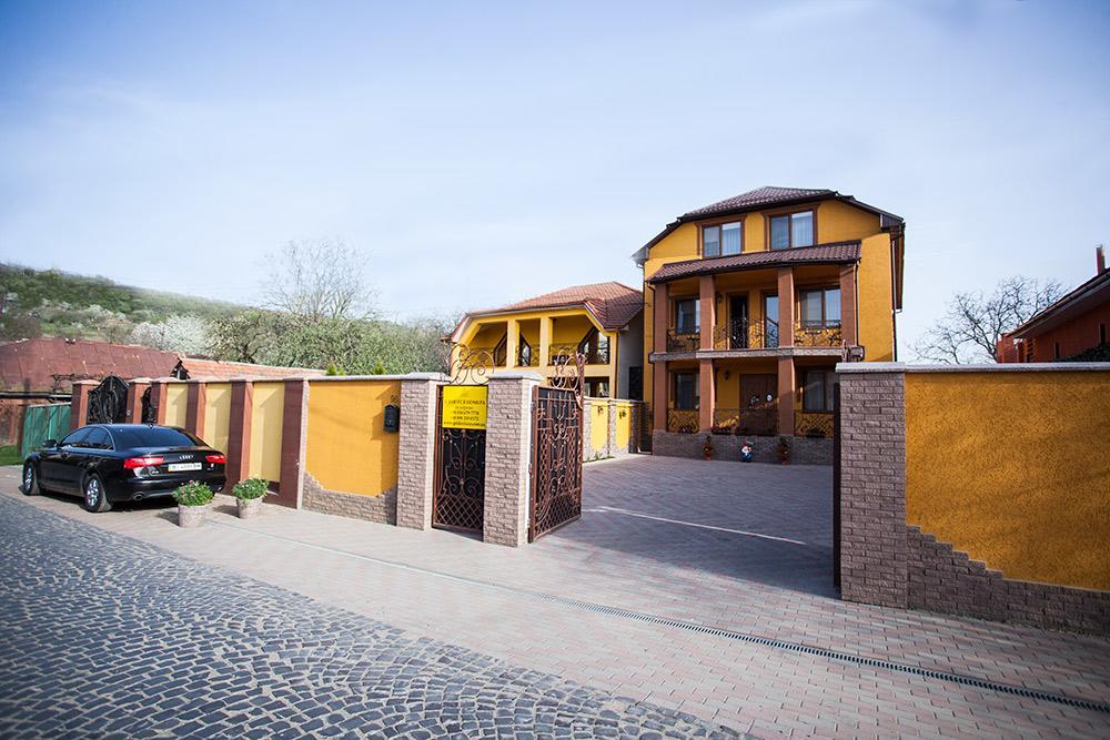 Goldenluxe Hotel Berehove  Exterior photo