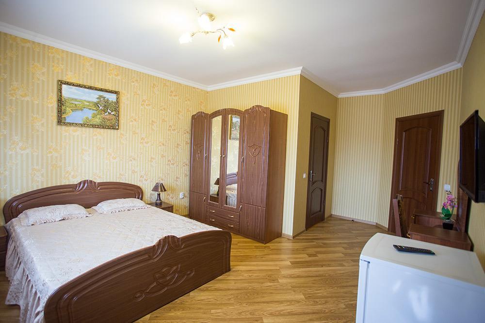 Goldenluxe Hotel Berehove  Exterior photo