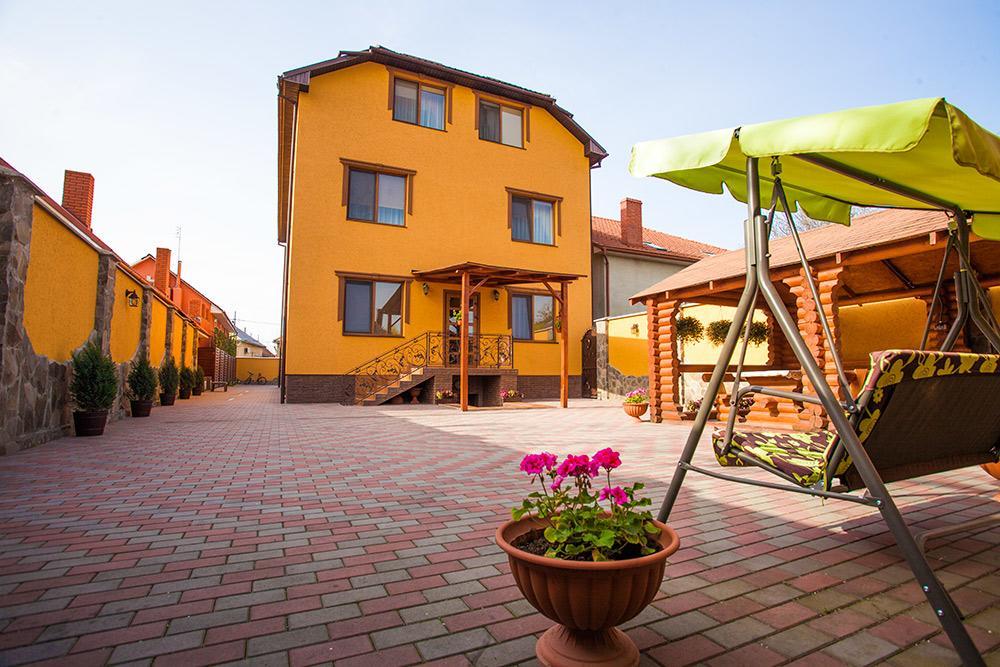 Goldenluxe Hotel Berehove  Exterior photo
